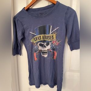 Guns and Roses T Shirt, small